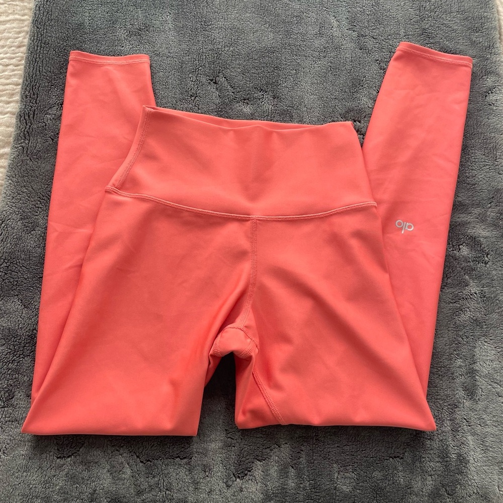 Alo yoga airlift leggings peach orange pink 24” size Small